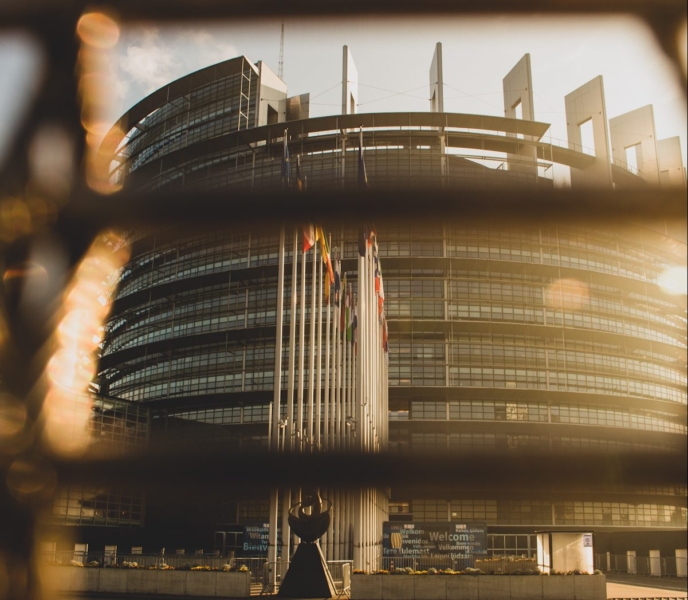 Burning the candle at both ends: one quarter of MEPs top up their EU salary with side jobs